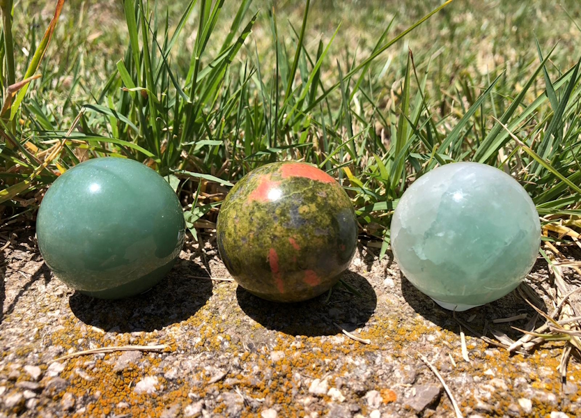 Esfera mineral surtido 4 cm aprox